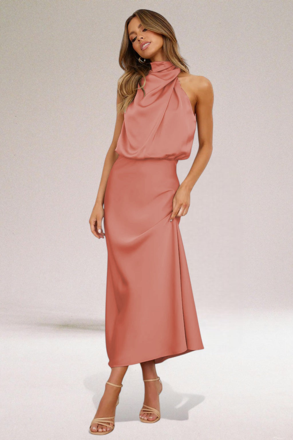 Emily | Elegancka Sukienka Halter z Wiązaniem 2