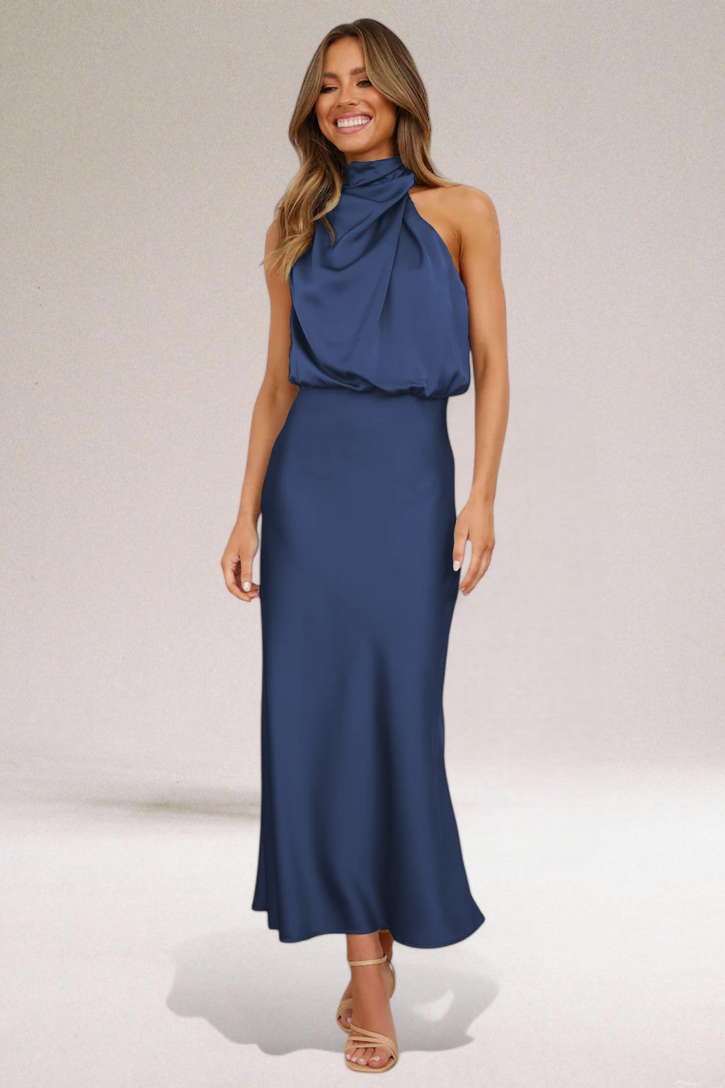Emily | Elegancka Sukienka Halter z Wiązaniem 3