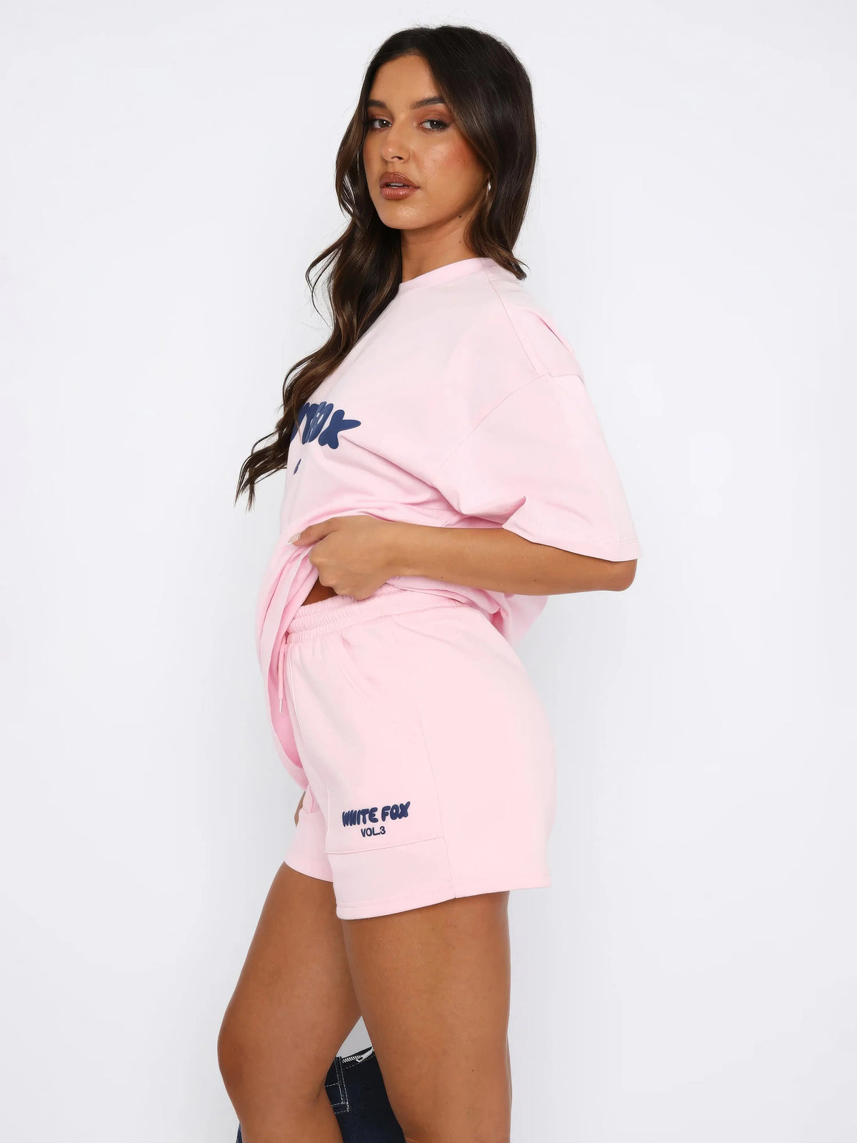 White Fox | Zestaw w luźnym stylu z T-shirtem i szortami