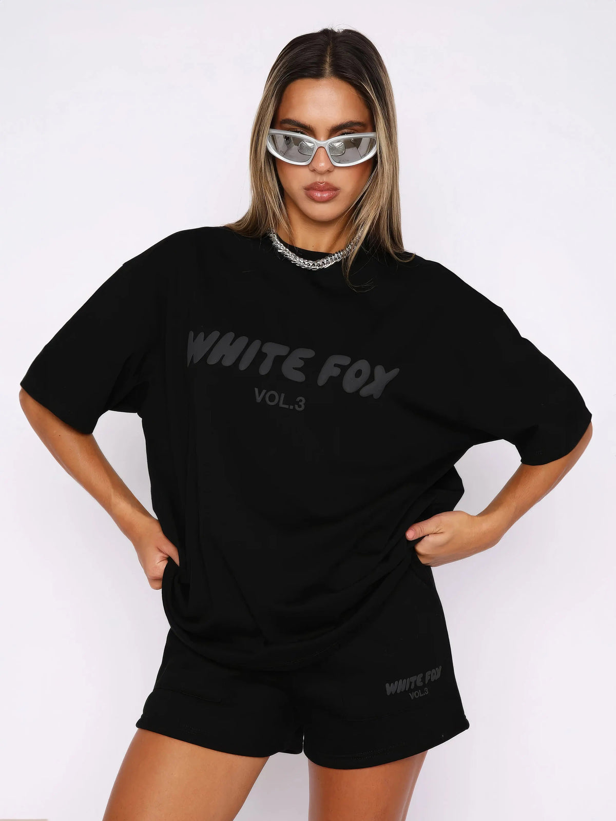 White Fox | Zestaw w luźnym stylu z T-shirtem i szortami