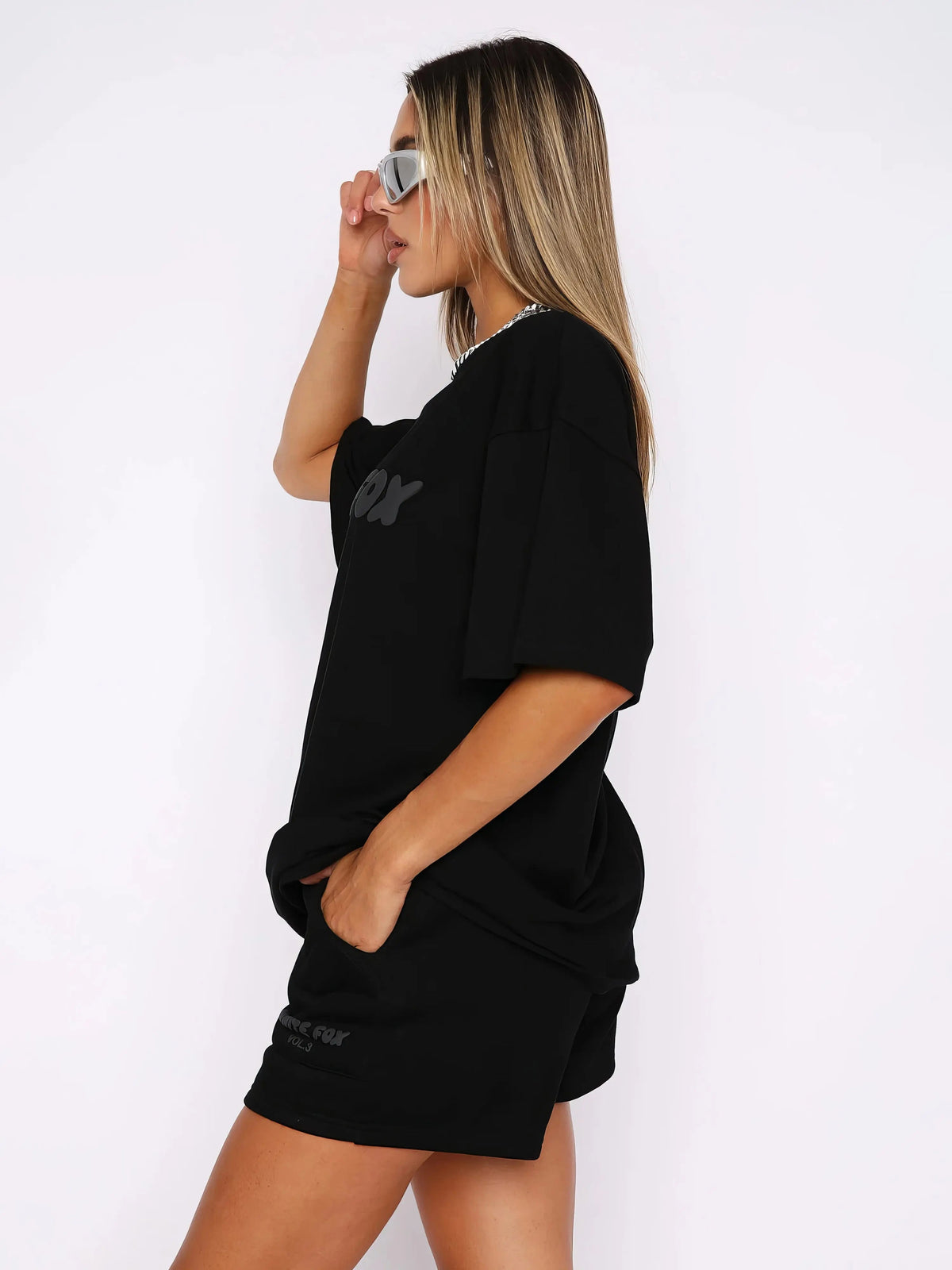 White Fox | Zestaw w luźnym stylu z T-shirtem i szortami