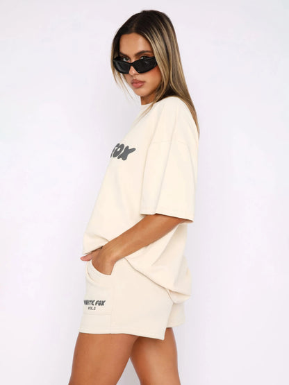 White Fox | Zestaw w luźnym stylu z T-shirtem i szortami