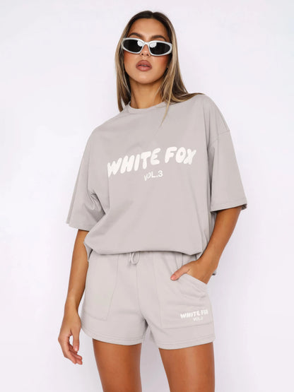 White Fox | Zestaw w luźnym stylu z T-shirtem i szortami