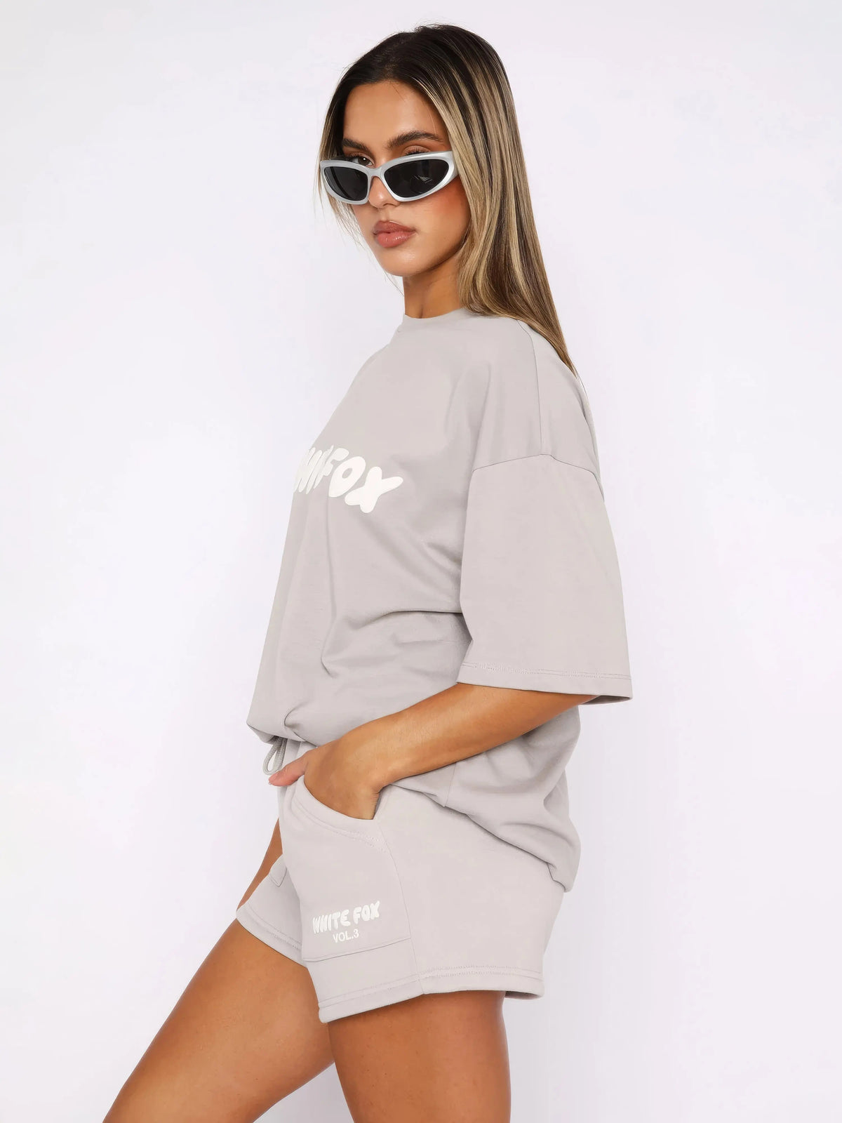 White Fox | Zestaw w luźnym stylu z T-shirtem i szortami