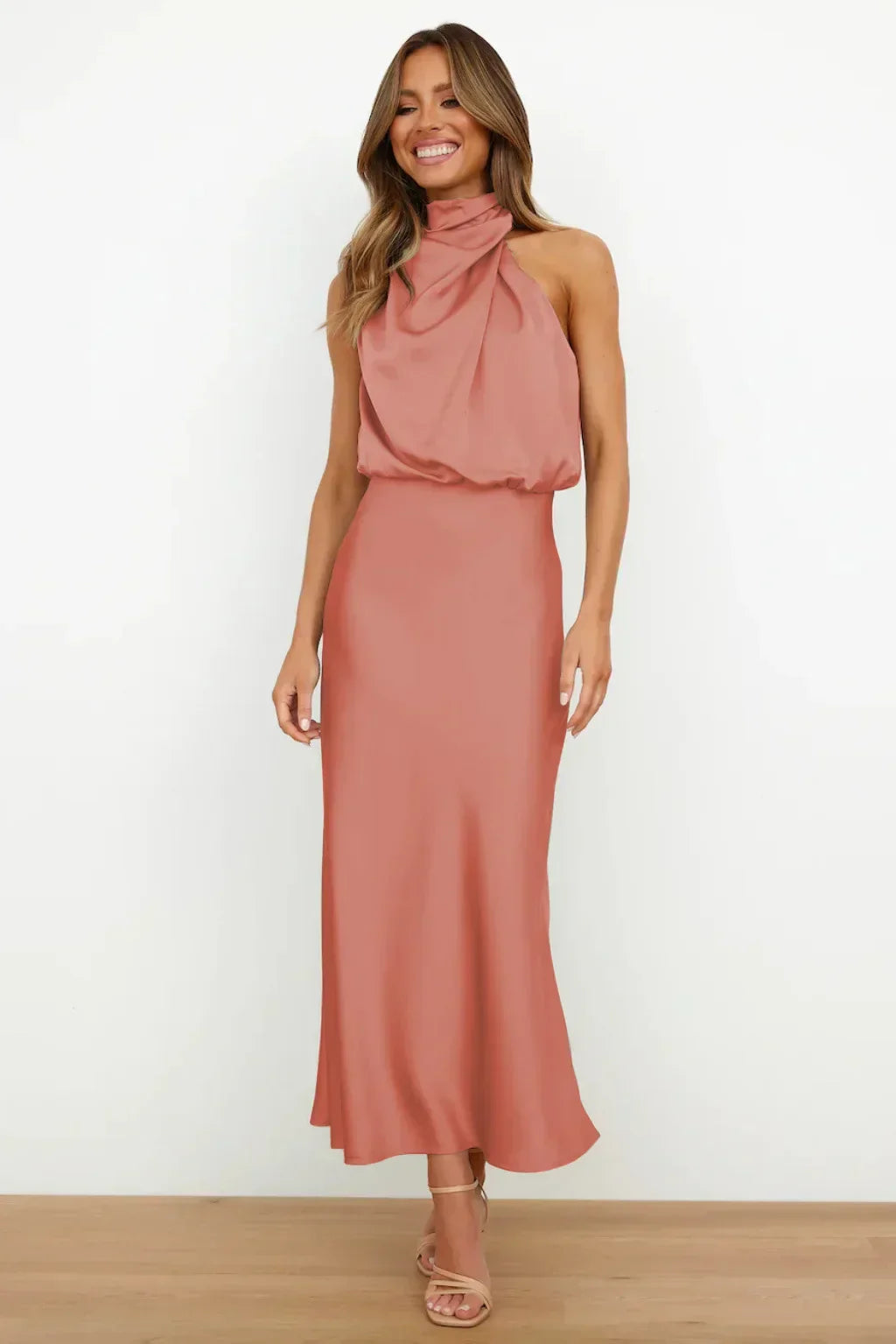 Olivia | Elegancka Suknia Wieczorowa Halter 6