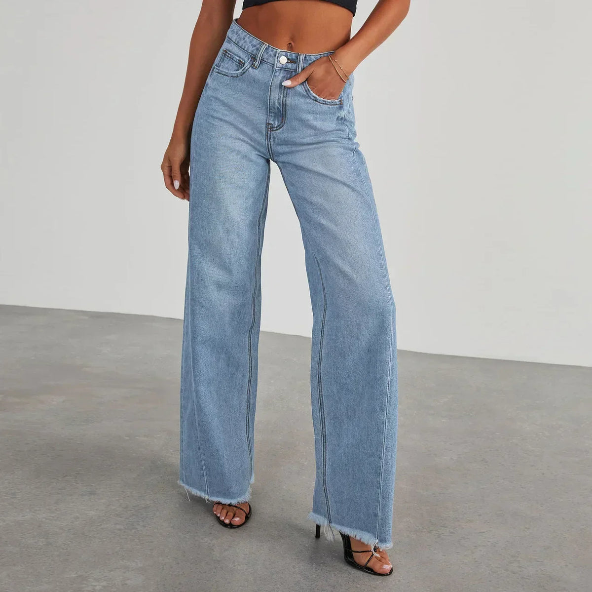 Mona | Stylowe szare jeansy damskie wide leg z nieobszytym dołem