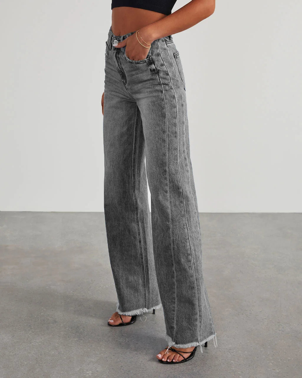 Mona | Stylowe szare jeansy damskie wide leg z nieobszytym dołem